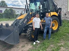 Отгрузка экскаватора погрузчика "Центру комплексного обслуживания с. Киргиз-Мияки"