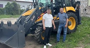 Отгрузка экскаватора погрузчика "Центру комплексного обслуживания с. Киргиз-Мияки"
